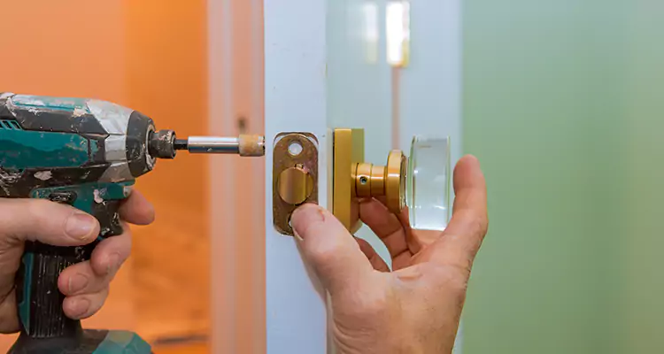 Broken Door Knob Fix in Panama City, FL